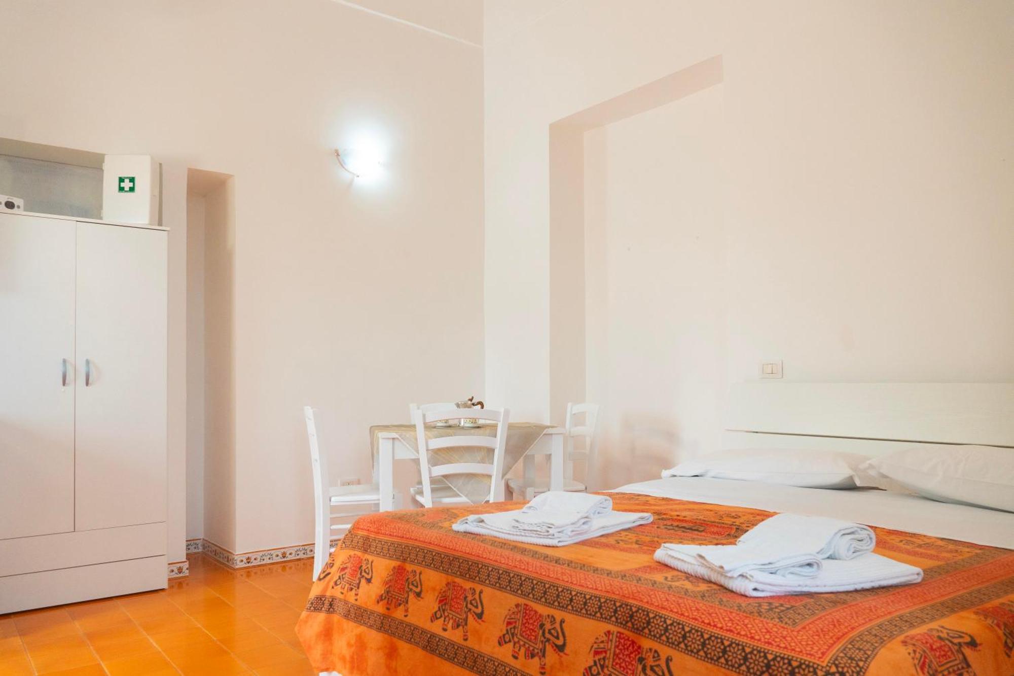 La Terrazza Sul Giardino Appartement Procida Buitenkant foto